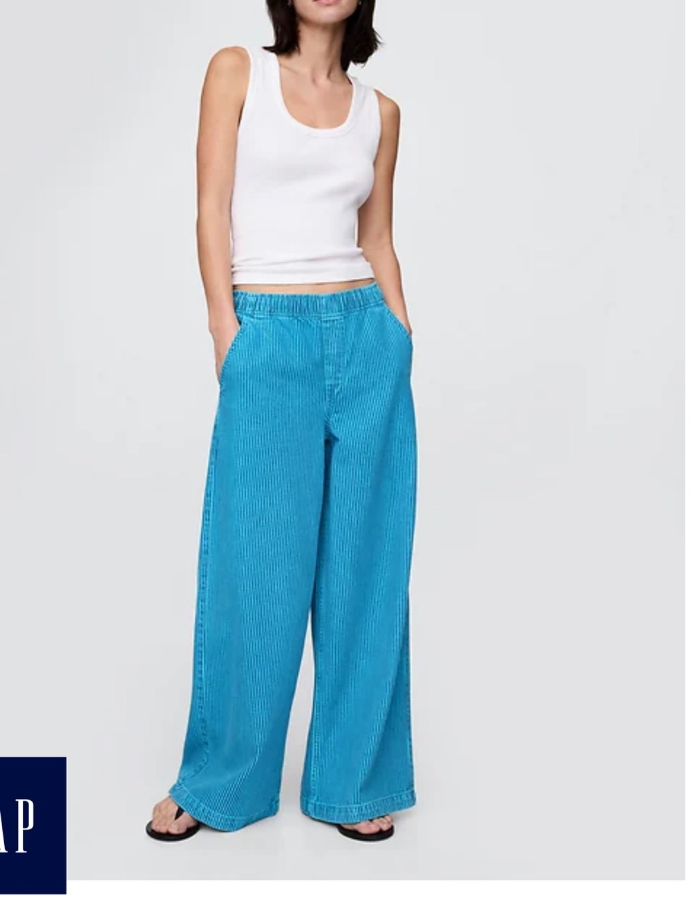 GAP Mid Rise UltraSoft Pleated Easy Baggy Jeans